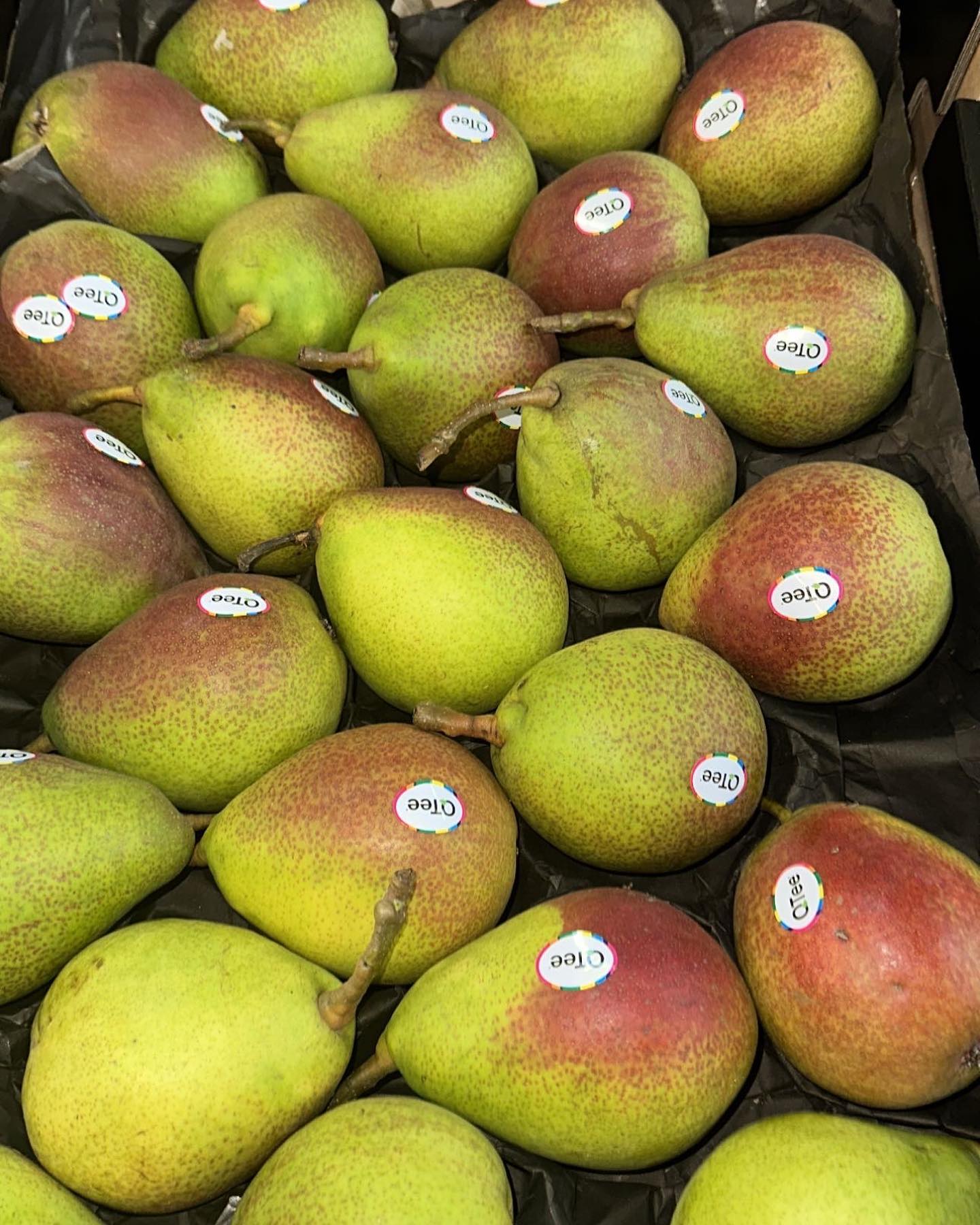 Pears (red)